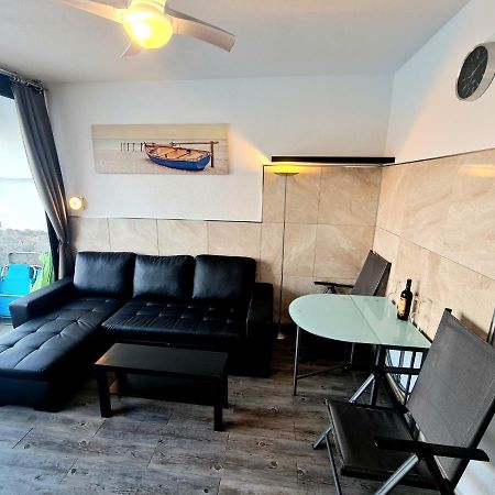 Ocean Breeze Oasis: Deluxe Beachfront Retreat with Stunning Views Playa Del Cura  Exterior photo