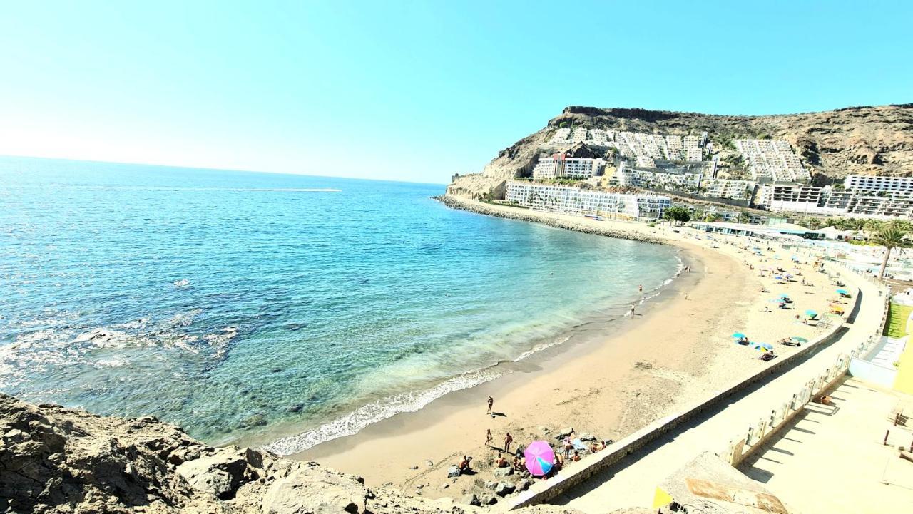 Ocean Breeze Oasis: Deluxe Beachfront Retreat with Stunning Views Playa Del Cura  Exterior photo