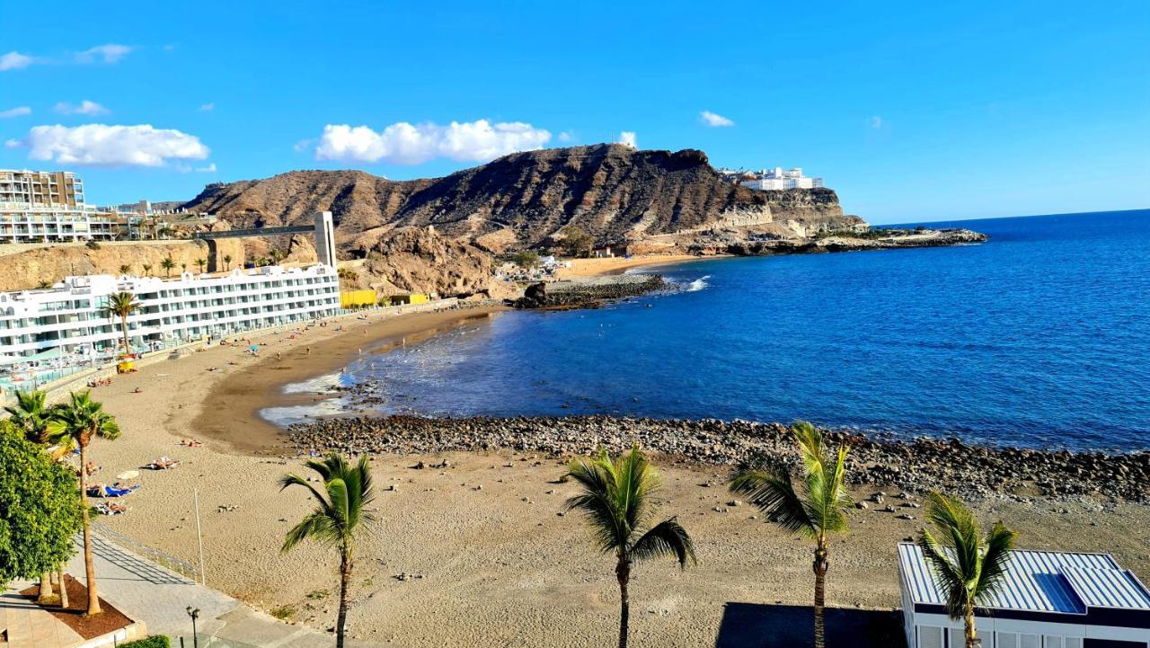 Ocean Breeze Oasis: Deluxe Beachfront Retreat with Stunning Views Playa Del Cura  Exterior photo