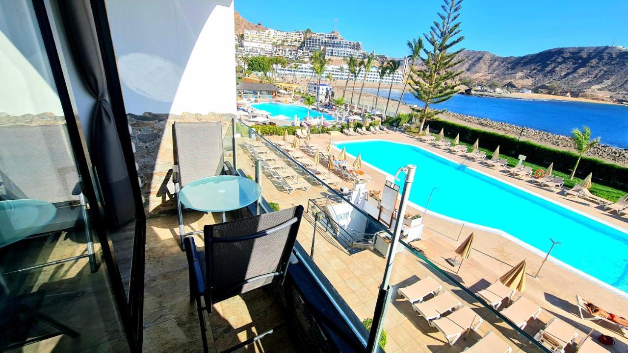 Ocean Breeze Oasis: Deluxe Beachfront Retreat with Stunning Views Playa Del Cura  Exterior photo
