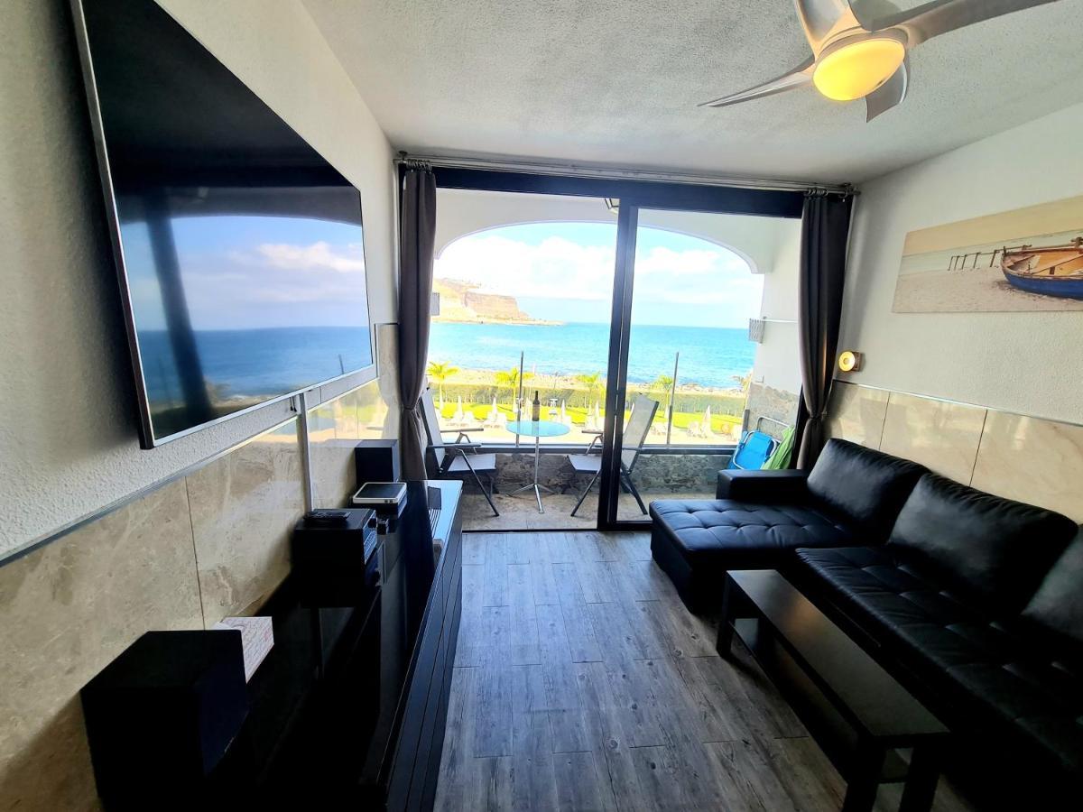 Ocean Breeze Oasis: Deluxe Beachfront Retreat with Stunning Views Playa Del Cura  Exterior photo